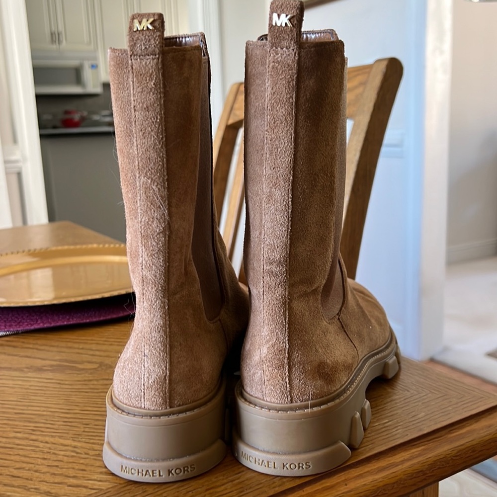MK Michael Kors …cute suede camel color booties